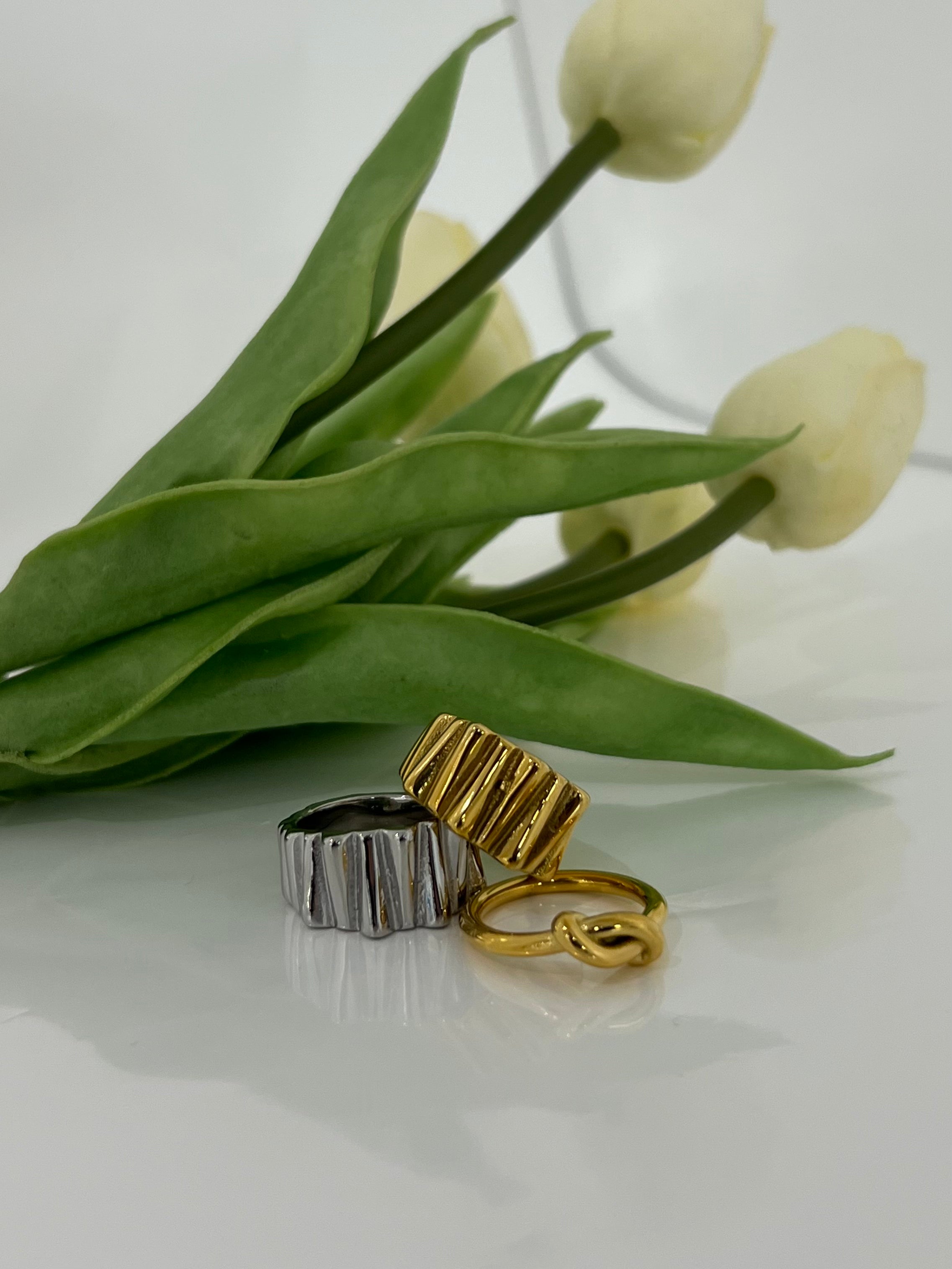 Teall Gold Knot Ring